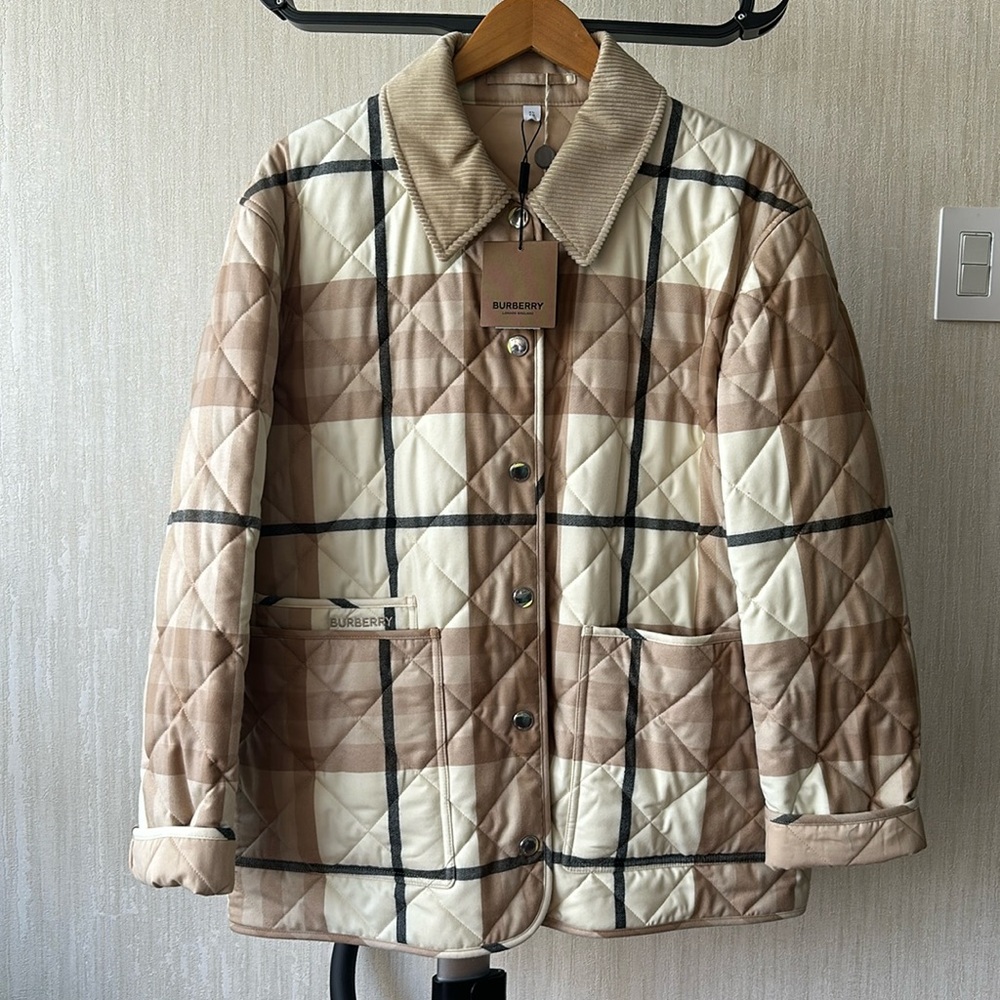 BNWT Burberry quilted classic jacket, Size XL